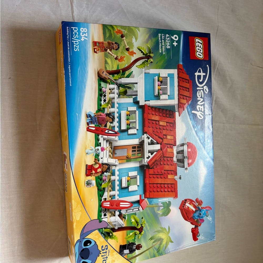 LEGO Disney Stitch's Tropical Adventure Set